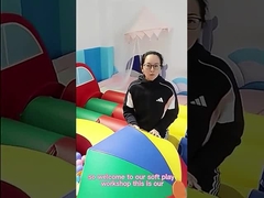 Λευκό μαλακό παιχνίδι εσωτερικό εξοπλισμό αγρόκτημα άλμα σπίτι βρέφη στρώματα και φράχτη