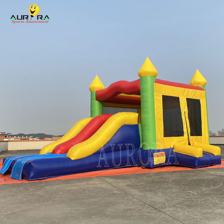 Χρωματιστό Jumping Castle Combo Παιδιά φουσκωτό αναπηρικό σπίτι με διαδρόμιο