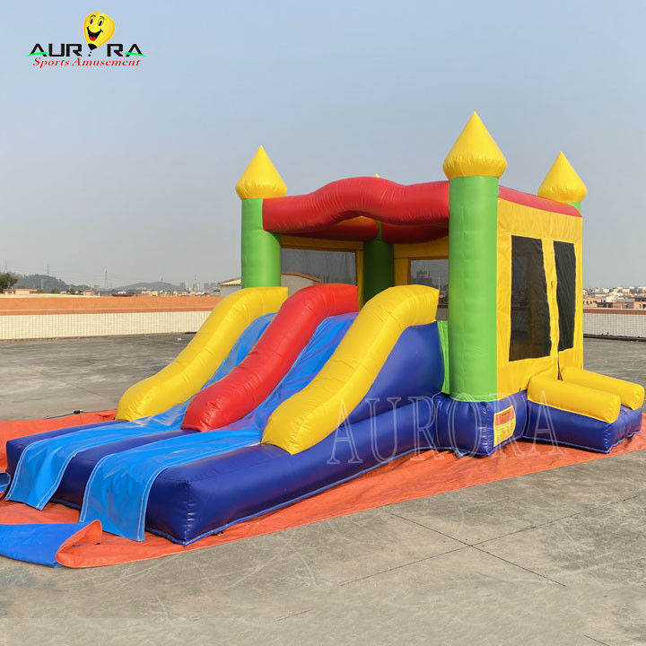 Χρωματιστό Jumping Castle Combo Παιδιά φουσκωτό αναπηρικό σπίτι με διαδρόμιο
