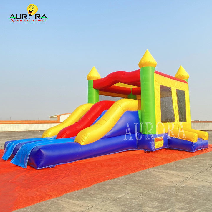 Χρωματιστό Jumping Castle Combo Παιδιά φουσκωτό αναπηρικό σπίτι με διαδρόμιο