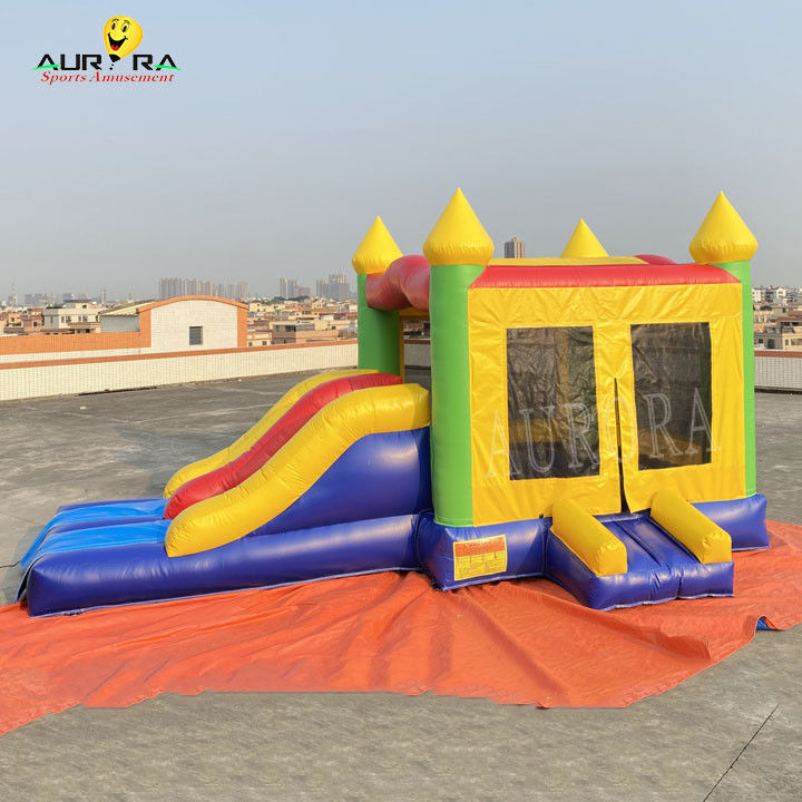 Χρωματιστό Jumping Castle Combo Παιδιά φουσκωτό αναπηρικό σπίτι με διαδρόμιο