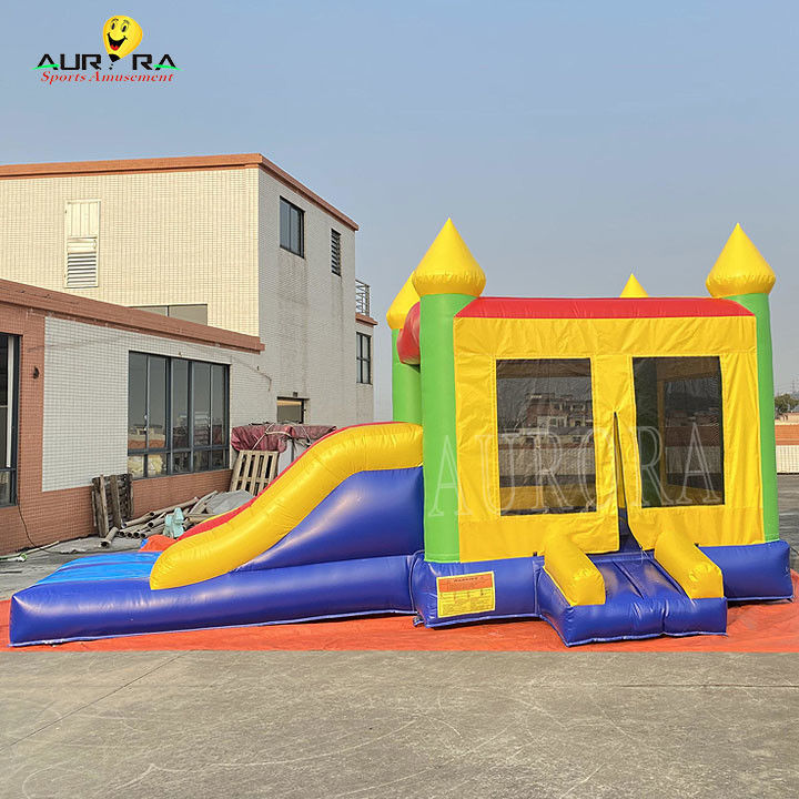Χρωματιστό Jumping Castle Combo Παιδιά φουσκωτό αναπηρικό σπίτι με διαδρόμιο