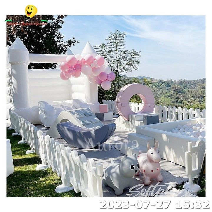 Εξωτερική παιδική χαρά Soft Play με φράχτη With White Bounce House Soft Play Sets