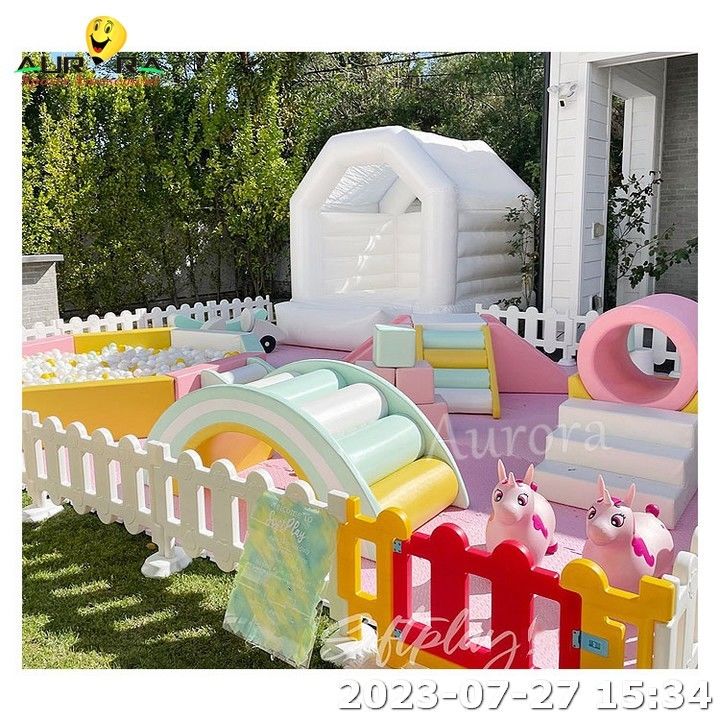 Εξωτερική παιδική χαρά Soft Play με φράχτη With White Bounce House Soft Play Sets