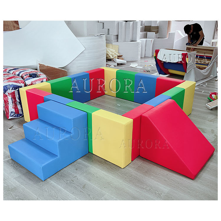 Soft Play ενοικιαζόμενο εξοπλισμό Soft Climbing Slide Play πολύχρωμα μπλοκ αφρού